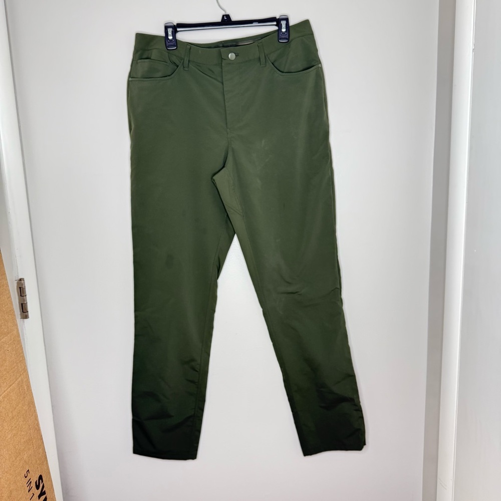 Kirklands Men’s Green Performance Pants Size 36 Golf Athleisure Slim